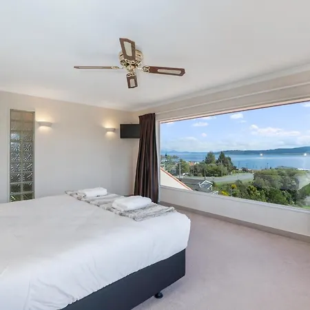 Tui Lookout - Spa Pool & Lake Views Taupo Exterior photo