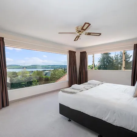 Tui Lookout - Spa Pool & Lake Views Taupo Exterior photo