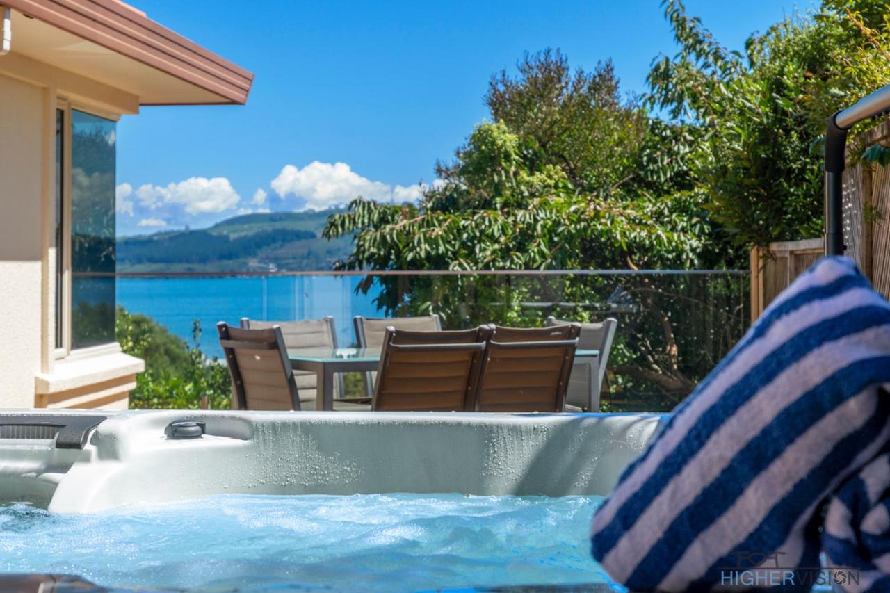 Tui Lookout - Pool & Views Holiday home Taupo