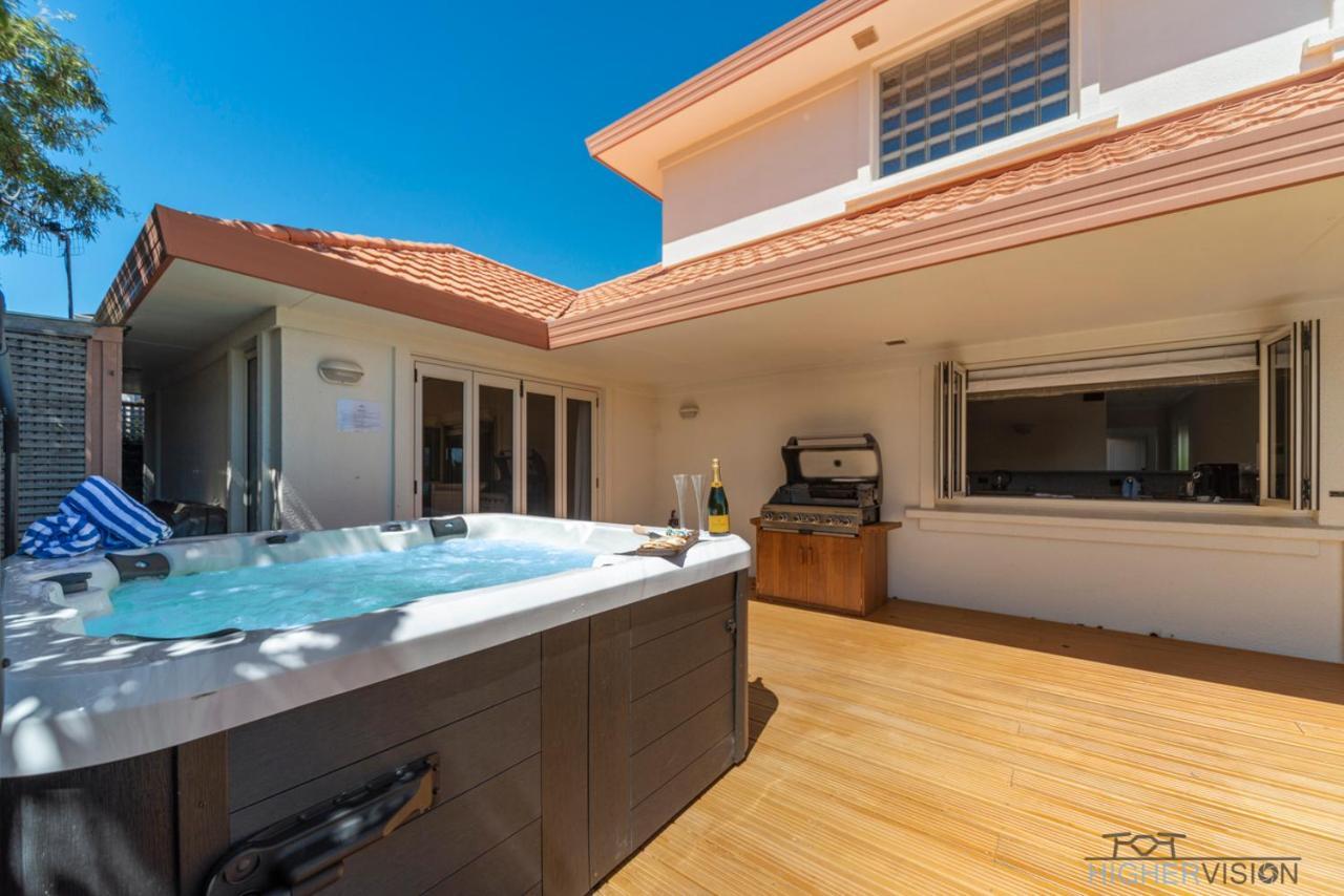 Holiday home Tui Lookout - Pool & Views *